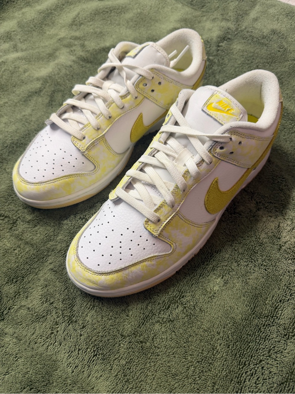 Nike White & Yellow Tie-Dye Low-Top Sneakers